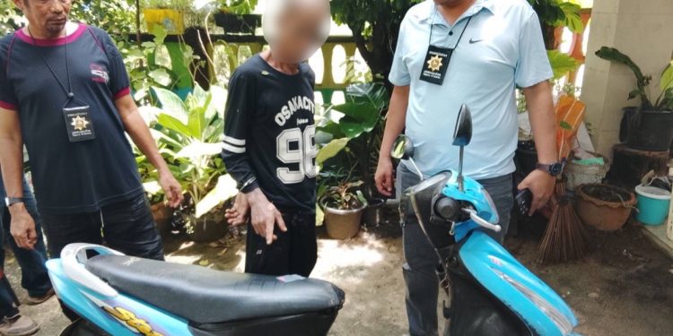 ฝ่ายปกครองอำเภอตะกั่วทุ่ง เปิดปฏิบัติการ “No Drugs No Dealers” จับผู้ต้องหาพร้อมยาบ้า 3รายที่บ้านเขาเปาะ