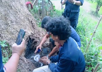 ตร.นาเชือก มหาสารคาม บุกจับพ่อค้ายาบ้าคาหนังคาเขา ซุก 87 เม็ดข้างเตาถ่าน