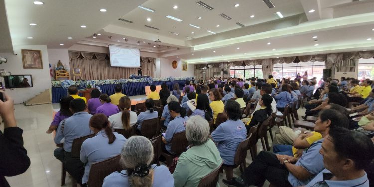 ท้องถิ่นจังหวัดพระนครศรีอยุธยา ร่วมกับ เทศบาลนครพระนศรศรือยุธยา จัดโครงการฝึกอบรมเชิงปฏิบัติการเพื่อการศึกษาเพื่อพัฒนาจังหวัดพระนครศรีอยุธยาตามประเด็นการพัฒนาที่ 1 พัฒนาเมืองและชุมชนน่าอยู่สู่เมืองแห่งความสุข (ระดับชุมชน) 12 ท้องถิ่นจังหวัดพระนครศรีอยุธยา ร่วมกับ เทศบาลนครพระนศรศรือยุธยา จัดโครงการฝึกอบรมเชิงปฏิบัติการเพื่อการศึกษาเพื่อพัฒนาจังหวัดพระนครศรีอยุธยาตามประเด็นการพัฒนาที่ 1 พัฒนาเมืองและชุมชนน่าอยู่สู่เมืองแห่งความสุข (ระดับชุมชน)