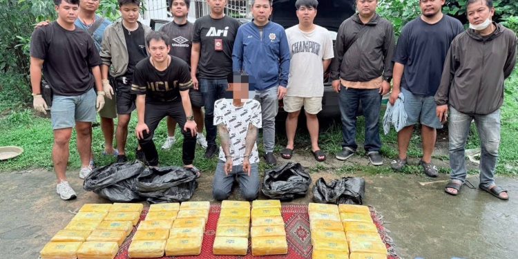 สืบ 1 สยบยุ่นหัวจ่ายยา กว่า 5 แสนเม็ดย่านลาดพร้าว 12 สืบ 1 สยบยุ่นหัวจ่ายยา กว่า 5 แสนเม็ดย่านลาดพร้าว