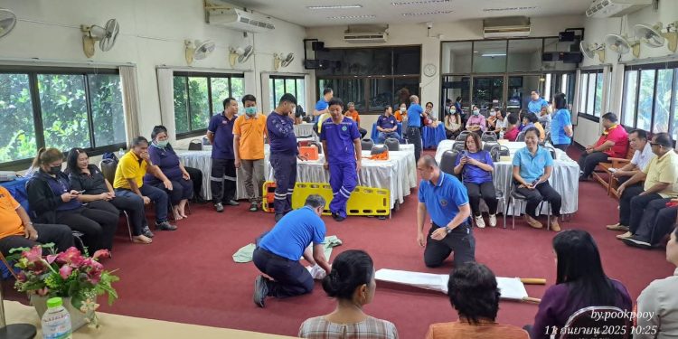 “นายกกริต แสงสร้อย” ทต. สูงเม่น ปธ.เปิดโครงการฝึกอบรมการปฐมพยาบาลเบื้องต้นและการช่วยชีวิตขั้นพื้นฐาน (CPR)