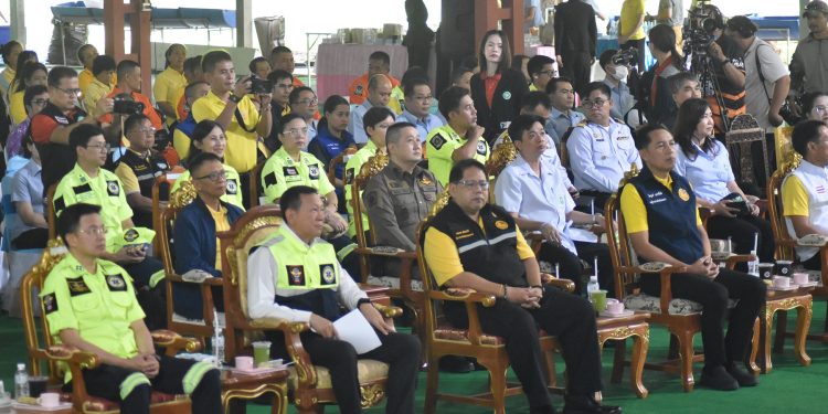 จังหวัดหนองคายร่วมกับสถาบันการแพทย์ฉุกเฉินแห่งชาติ (สพฉ.)และหน่วยงานภาคีเครือข่าย ซ้อมแผนลำเลียงผู้ป่วยทางน้ำและทางอากาศรับมือเทศกาลออกพรรษา บั้งไฟพญานาคโลก ตุลาคม 2568