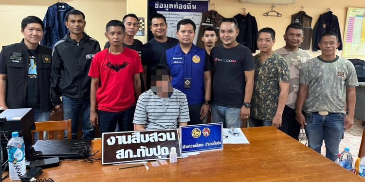 ฝ่ายปกครองอำเภอทับปุดและชุดสืบสวน สภ.ทับปุด รวบผู้ต้องหาเทของกลางยาบ้าทิ้งลงชักโครก หวังทำลายหลักฐาน สุดท้ายเจ้าหน้าที่ชุดจับกุมงัดบ่อส้วมไม่รอด โดนรวบตัวพร้อมหลักฐานส่งดำเนินคดีตามกฎหมาย