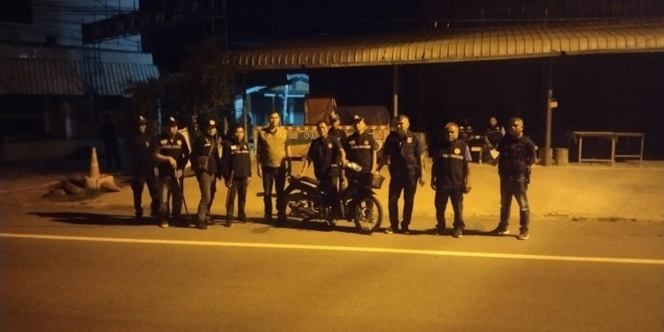 ตร.เมืองกาฬสินธุ์ตรวจเข้มวันหยุดปราบเด็กแว้นยึดจยย.ซิ่งเสียงดัง 10 คัน 12 ตร.เมืองกาฬสินธุ์ตรวจเข้มวันหยุดปราบเด็กแว้นยึดจยย.ซิ่งเสียงดัง 10 คัน