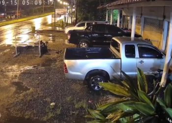 พังงา วงจรปิดจับภาพคนร้ายขโมยรถจักรยานหน้าบ้านโพสต์ลงโซเชียลตามหารถจักรยานและคนร้ายที่ก่อเหตุเพื่อดำเนินคดี