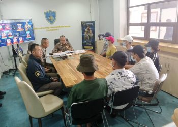 ศปอส.ภ.5 จับแก๊งคอลคิงโรมัน7 ราย พร้อมเงิน 549,000 บาทที่ลำพูน เผยมีนายทุนจีนเมียลาวว่าจ้าง หลอกเหยื่อมา 2 ปี รวมเงินกว่า 40 ล้าน ขอศาลออกหมายจับแล้ว