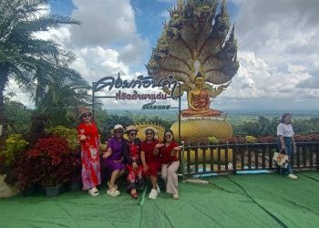 สกลนคร วัดถ้ำผาแด่นสวรรค์บนดินจุดเช็คอินที่ไม่ควรพลาด