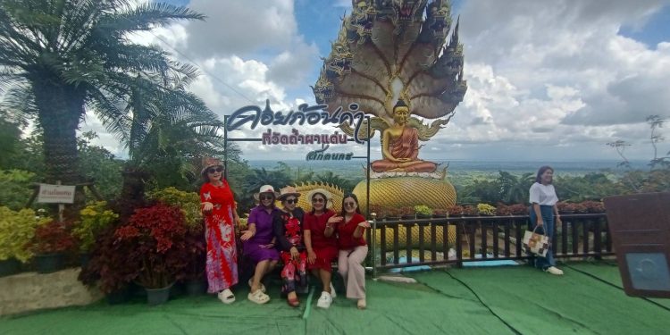 สกลนคร วัดถ้ำผาแด่นสวรรค์บนดินจุดเช็คอินที่ไม่ควรพลาด 12 สกลนคร วัดถ้ำผาแด่นสวรรค์บนดินจุดเช็คอินที่ไม่ควรพลาด