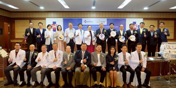 เครือจุฬารัตน์เดินหน้าสร้างอนาคตสุขภาพยั่งยืน ด้วยการสนับสนุนโรงพยาบาลภูมิภาค มอบเครื่องมือแพทย์ 65 ล้านบาท