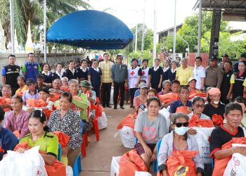 อำนาจเจริญ เจ้าหน้าที่เร่งให้ความช่วยเหลือประชาชนผู้ได้รับผลกระทบจากเหตุวาตภัยพายุฝนกระหน่ำ ถล่ม แทบยกทัังหมู่บ้าน 210หลังคาเรือน