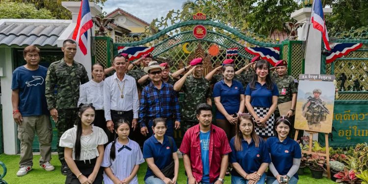 สิงห์บุรี / บริษัทศักดิ์สิทธิ์อัลลอย มอบ “ประตูรั้วผู้กล้า” ให้ครอบครัว พ.ต.จิรายุส อินทุมาน ทหารกล้าสิงห์บุรี