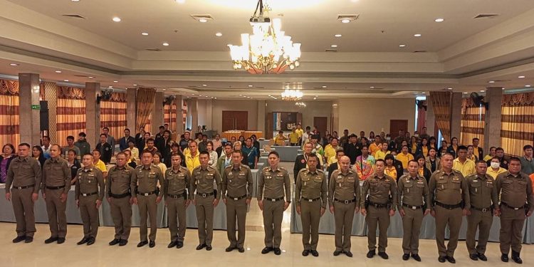 สิงห์บุรี / ตำรวจภูธรจังหวัดสิงห์บุรีเปิดโครงการอบรมอาสาสมัครอำนวยความสะดวกและเสริมสร้างความปลอดภัยแก่นักท่องเที่ยว