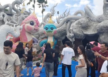 ปทุมธานี กระแสฟีเวอร์ไม่หยุดแห่ถ่ายรูปพญานาคน้อย หนุ่มคลอง 8 แก้บนไอ้ไข่กว่า 2 ปีขอ 20 ครั้งให้งานเหมา 20 งานติด