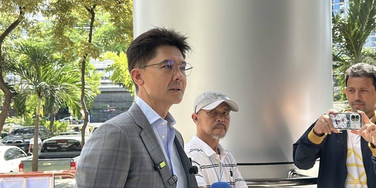 “ ณพ ณรงค์เดช” ลั่นจะอุทธรณ์ต่อ หลังศาลยกฟ้อง “กฤษณ์ ” คดียักยอกทรัพย์มรดก ชี้เป็นสิทธิ์ของคู่ความหากยังไม่พอใจผลคำพิพากษา