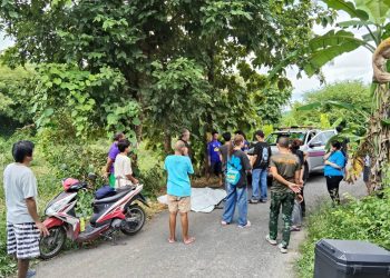 นครนายก – หนุ่มตกปลาได้กลิ่นเหม็น หันไปดูเจอศพลอยน้ำ