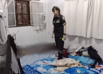 ปราจีนบุรี สามีช็อคเปิดประตูห้องพบภรรยาแขวนคอดับ