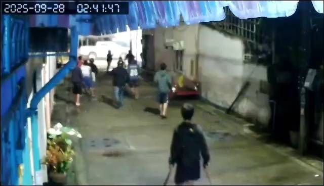 ยิ่งกว่าชายแดน!!!ชาวบ้านนอนผวาวัยรุ่นเย้ยกฎหมายปาละเบิดปิงปองกลางชุมชนย่านสำโรง 13 Talknews Online