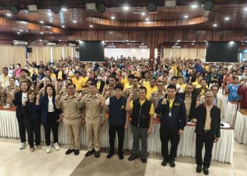 สุรินทร์-ปราบปรามอาชญากรรมออนไลน์..เปิดสัมมนาเพื่อแก้ไขปัญหาและปราบปรามอาชญากรรมออนไลน์ในพื้นที่ ชาวบ้านร่วมรับฟังกว่า 400 คน