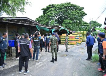 นครปฐม รองผู้ว่าราชการจังหวัดนครปฐม พร้อมหน่วยงานที่เกี่ยวข้อง ลงพื้นที่ตรวจสอบการลักลอบฆ่าสัตว์ ในพื้นที่อำเภอเมืองนครปฐม จากการตรวจสอบ พบการกระทำความผิด ประกอบกิจการฆ่าสัตว์ โดยไม่ได้รับอนุญาต