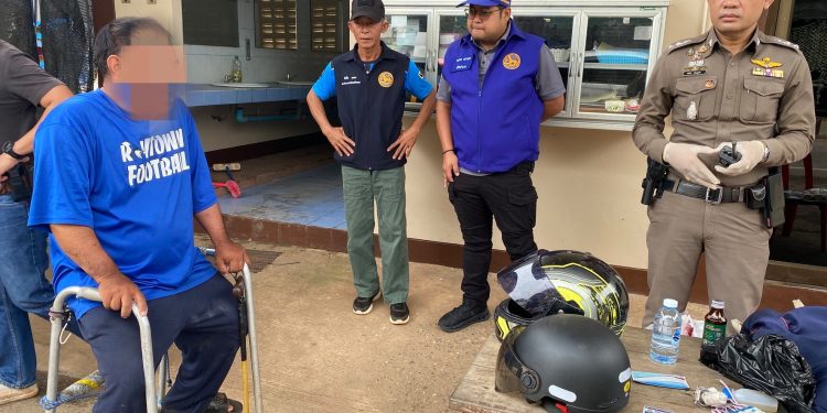 กาญจนบุรี - หนุ่มพิการขับขี่ จยย.ไปรับยานรกที่ชายแดนสังขละบุรี กลับไปจำหน่ายให้ลูกค้าที่ กทม.สุดท้ายโดนรวบคาด่าน ของกลางยาบ้า 1 หมื่นเม็ด ไอซ์ หนัก 726 กรัม เพิ่งพ้นโทษปี 64 12 กาญจนบุรี – หนุ่มพิการขับขี่ จยย.ไปรับยานรกที่ชายแดนสังขละบุรี กลับไปจำหน่ายให้ลูกค้าที่ กทม.สุดท้ายโดนรวบคาด่าน ของกลางยาบ้า 1 หมื่นเม็ด ไอซ์ หนัก 726 กรัม เพิ่งพ้นโทษปี 64