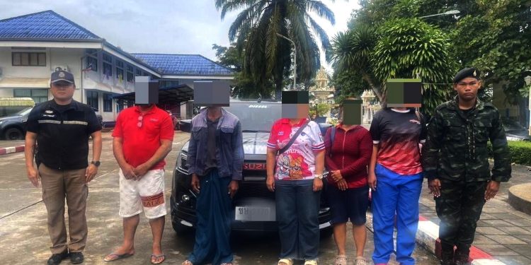 กาญจนบุรี – ไม่รอดตำรวจสังข์ละบุรีตาไว! รถหายที่บ้านค่าย จ.ระยอง วันเดียวโผล่ชายแดนสังขละบุรี โชคดี ตร.หูตาไว รวบตัวพร้อมยึดรถได้ก่อน