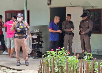 กาญจนบุรี – 2 สามี ภรรยาชาวเมียนมา มีปากเสียงกันก่อนสามีใช้อาวุธปืนจ่อยิงภรรยา ก่อนจ่อขมับตัวเองตามหนีผิด ดับคาห้องเช่า