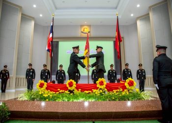 ลพบุรี ศูนย์การทหารปืนใหญ่รับส่งหน้าที่ผู้บัญชาการอย่างสมเกียรติ