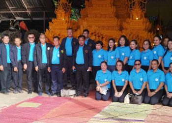 สกลนคร วัดสะพานศรีอัญเชิญปราสาทผึ้งเข้าไปตั้งโชว์ความงดงามตระการตา