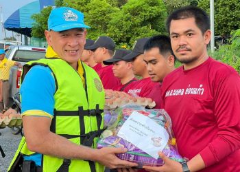 ผู้บังคับการตำรวจภูธรจังหวัดสิงห์บุรี ตรวจเยี่ยมและมอบกำลังใจผู้ประสบภัยน้ำท่วม