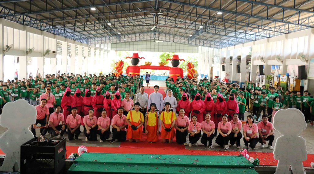 กาฬสินธุ์รร.เซนต์ยอแซฟกาฬสินธุ์จัดกิจกรรมค่ายภาษาอังกฤษ-จีนเสริมทักษะนักเรียน 13 Talknews Online