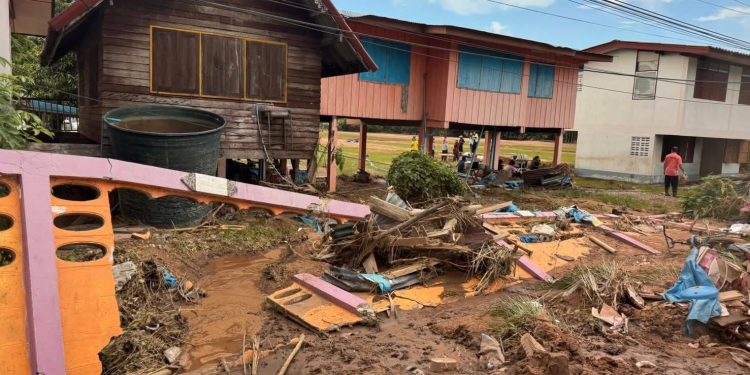 จังหวัดอุตรดิตถ์สรุปสถานการณ์ความเสียหาย จากพิษพายุ บัวลอย