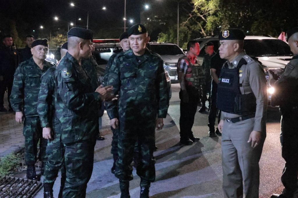 เลขาธิการ กอ.รมน. ห่วงใยเหตุระเบิดยะลา มอบนโยบายให้เข้มมาตรการความปลอดภัย มทภ.4/ผอ.รมน.ภาค 4 ลงพื้นที่ติดตามสถานการณ์ใกล้ชิด 13 Talknews Online