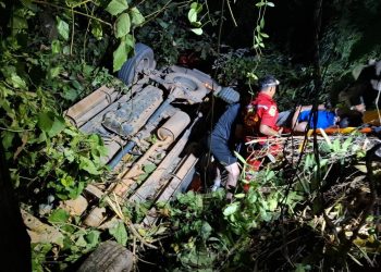 ด่วน! รถยนต์นักท่องเที่ยวตกเหวลึก ที่บ่อเกลือ จังหวัดน่าน บาดเจ็บ 6 ราย