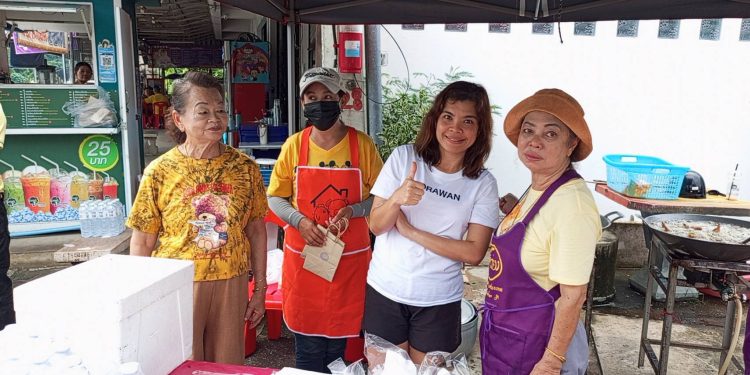 สิงห์บุรี / คุณเสวก – คุณวรรณา รัตนอำภา ร้านช.บุญเลิศ – นานาอะไหล่ บ้านตระกูลปาน อ.อรวรรณ และเพื่อน มรภ.เทพสตรี ร่วมตั้งโรงทาน-มอบเงินช่วยเหลือผู้พิการและคนท้อง น้อมรำลึกในหลวง รัชกาลที่ 9