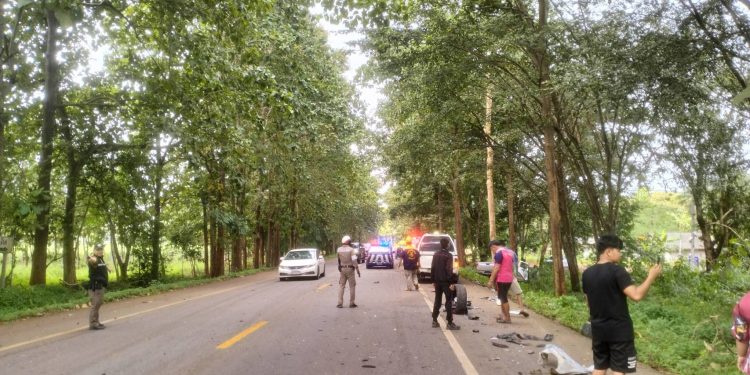 กาญจนบุรี – ชนกันยับทั้งป้ายแดง ป้ายสวยช่วยอะไรไม่ได้!! ชิ่งแข่งกับพายุเจอฝนตกถนนลื่นชนกันยับ 4 คัน เจ็บ 5 ดับ 1 ราย