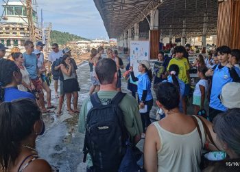 พังงา-เปิดฤดูกาลท่องเที่ยว “หมู่เกาะสิมิลัน” วันแรกสุดคึกคัก นักท่องเที่ยวแห่สัมผัสความงามทะเลอันดามัน