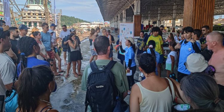 พังงา-เปิดฤดูกาลท่องเที่ยว “หมู่เกาะสิมิลัน” วันแรกสุดคึกคัก นักท่องเที่ยวแห่สัมผัสความงามทะเลอันดามัน 12 พังงา-เปิดฤดูกาลท่องเที่ยว “หมู่เกาะสิมิลัน” วันแรกสุดคึกคัก นักท่องเที่ยวแห่สัมผัสความงามทะเลอันดามัน