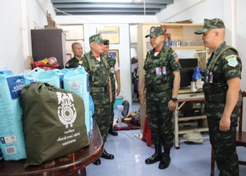 “เหล่านักรบไปชายแดน แม่ทัพดูแลต่อ” กองทัพบกโดยรองแม่ทัพภาคที่ 1 ลงพื้นที่สระบุรี “ไม่ทิ้งใครไว้ข้างหลัง” เยี่ยมครอบครัวนักรบแนวหน้า คลายความห่วงใยให้กำลังพลชายแดน