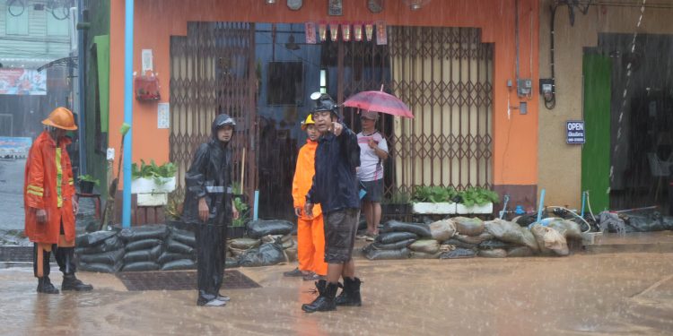 เบตง / ฝนตกหนัก 15 นาที น้ำท่วม