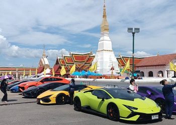 สกลนคร คาราวานซูเปอร์คาร์ Lamborghini Bangkok บุกเมืองสกลฯ ส่งเสริมท่องเที่ยวและเศรษฐกิจอีสาน 20 สกลนคร คาราวานซูเปอร์คาร์ Lamborghini Bangkok บุกเมืองสกลฯ ส่งเสริมท่องเที่ยวและเศรษฐกิจอีสาน