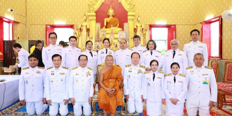 นครปฐม มทร.รัตนโกสินทร์ ทอดถวายผ้าพระกฐินพระราชทาน ประจำปี 2568 ณ วัดพระประโทณเจดีย์วรวิหาร จ.นครปฐม 12 นครปฐม มทร.รัตนโกสินทร์ ทอดถวายผ้าพระกฐินพระราชทาน ประจำปี 2568 ณ วัดพระประโทณเจดีย์วรวิหาร จ.นครปฐม