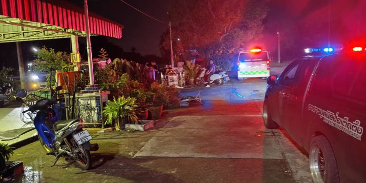 นครปฐม เฒ่าวัย 70 ไม่สนผ้าเหลือง ทะเลาะหลวงตาหลวงตาเรื่องเลี้ยงหมา แมวคว้ามีดฟันหัวหลวงตาดับสยอง คาวัด 12 นครปฐม เฒ่าวัย 70 ไม่สนผ้าเหลือง ทะเลาะหลวงตาหลวงตาเรื่องเลี้ยงหมา แมวคว้ามีดฟันหัวหลวงตาดับสยอง คาวัด