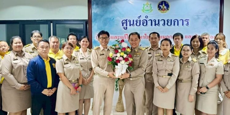 ชื่นมื่น !!! บทมากร ศรีสุวรรณ ผู้อำนวยการสำนักงานทรัพยากรธรรมชาติและสิ่งแวดล้อมจังหวัดแพร่ เข้ารับตำแหน่ง ในการนี้ได้เข้าสักการะศาลพระภูมิเจ้าที่ และสิ่งศักดิ์ 12 ชื่นมื่น !!! บทมากร ศรีสุวรรณ ผู้อำนวยการสำนักงานทรัพยากรธรรมชาติและสิ่งแวดล้อมจังหวัดแพร่ เข้ารับตำแหน่ง ในการนี้ได้เข้าสักการะศาลพระภูมิเจ้าที่ และสิ่งศักดิ์