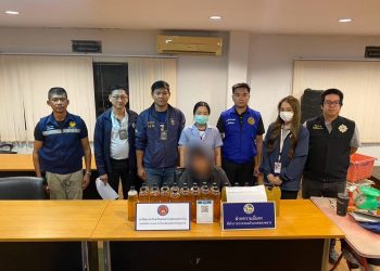 ปกครองคลองหลวง – ปปส. ผนึกกำลัง “ลุยจับขายกระท่อมใกล้โรงเรียน-ทางสาธารณะ 6 ร้านรวด ปกป้องเด็กและเยาวชน จัดระเบียบสังคมให้เกิดความปลอดภัย