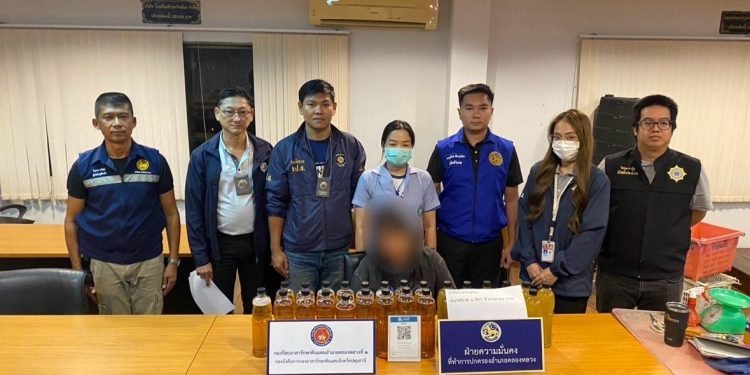 ปกครองคลองหลวง – ปปส. ผนึกกำลัง “ลุยจับขายกระท่อมใกล้โรงเรียน-ทางสาธารณะ 6 ร้านรวด ปกป้องเด็กและเยาวชน จัดระเบียบสังคมให้เกิดความปลอดภัย