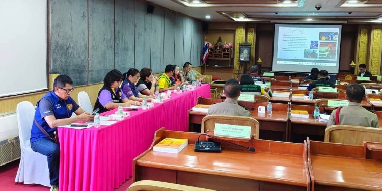 จังหวัดแพร่ "ประชุม" คณะทำงานวิเคราะห์สาเหตุการเกิดอุบัติเหตุทางถนนจังหวัดแพร่ และหน่วยงานที่เกี่ยวข้อง ลงพื้นที่วิเคราะห์สาเหตุการเกิดอุบัติเหตุที่ หน้า ร.พ.แพร่ 12 จังหวัดแพร่ “ประชุม” คณะทำงานวิเคราะห์สาเหตุการเกิดอุบัติเหตุทางถนนจังหวัดแพร่ และหน่วยงานที่เกี่ยวข้อง ลงพื้นที่วิเคราะห์สาเหตุการเกิดอุบัติเหตุที่ หน้า ร.พ.แพร่