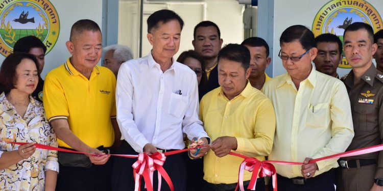 ปทุมธานี นายกเทศมนตรีตําบลลำลูกกาเปิดศูนย์ย่อย รับแจ้งเหตุ 24 ช.ม. 12 ปทุมธานี นายกเทศมนตรีตําบลลำลูกกาเปิดศูนย์ย่อย รับแจ้งเหตุ 24 ช.ม.