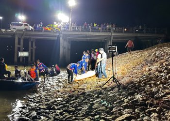 กาญจนบุรี – สุดสลดเพิ่งมีรับตำแหน่งวันแรก กรมส่งเสริมการเกษตร สูญเสียนักวิชาการเกษตรชำนาญการดับคาที่!! รถกระบะตกสะพานหลังมารายงานตัววันแรกที่กาญจนบุรี