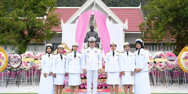 พังงาน้อมรำลึกในพระมหากรุณาธิคุณเนื่องในวันคล้ายวันสวรรคตพระบาทสมเด็จพระจุลจอมเกล้าเจ้าอยู่หัว (วันปิยมหาราข) 12 พังงาน้อมรำลึกในพระมหากรุณาธิคุณเนื่องในวันคล้ายวันสวรรคตพระบาทสมเด็จพระจุลจอมเกล้าเจ้าอยู่หัว (วันปิยมหาราข)