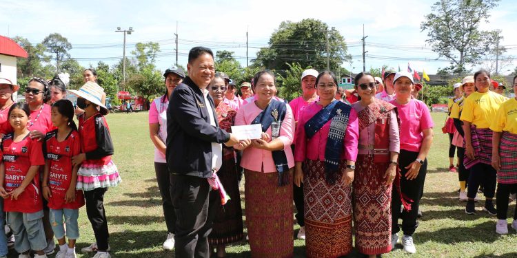 กาฬสินธุ์สส.หมู วิรัช ร่วมชาวห้วยโพธิ์จัดแข่งขันกีฬายุวชน เยาวชน ประชาชนต้านยาเสพติด 12 กาฬสินธุ์สส.หมู วิรัช ร่วมชาวห้วยโพธิ์จัดแข่งขันกีฬายุวชน เยาวชน ประชาชนต้านยาเสพติด